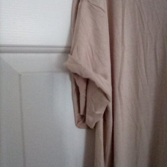 💞Lovely house dress with pockets, folded sleeve hem, cute back detail size 1X💞 - Picture 6 of 8